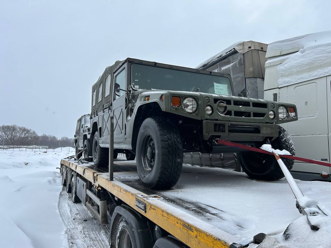 Японія завершила постачання військових автомобілів Toyota в